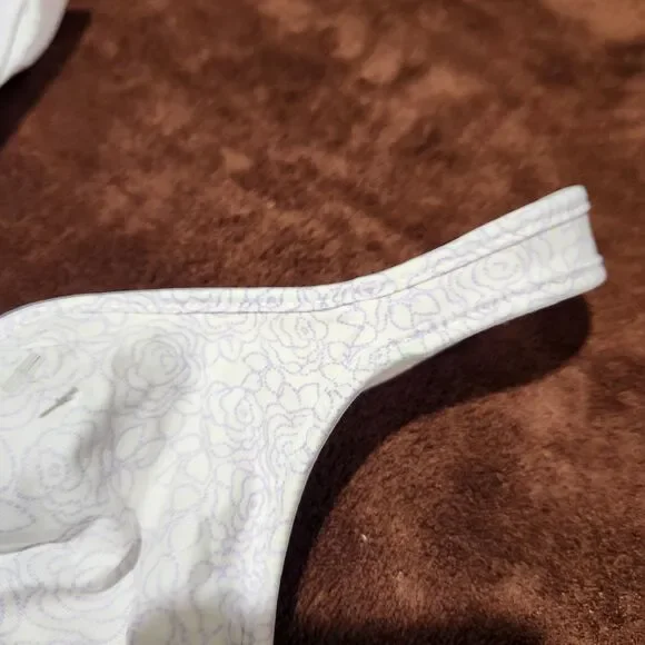 Bali Bra Size 42D White Floral Adjustable Straps.   New - Picture 7 of 10